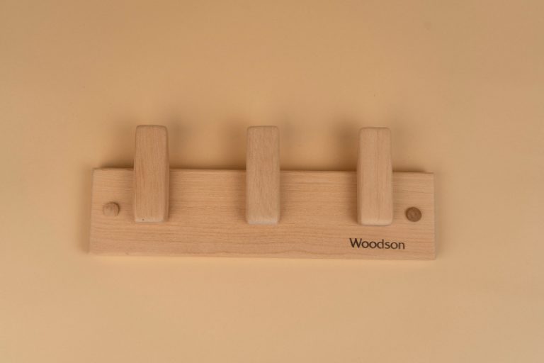 Вешалка Woodson D3, 3 крепления, липа