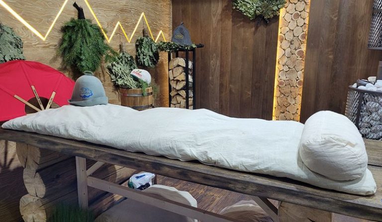 Матрас для бани из лугового сена с ветками пихты